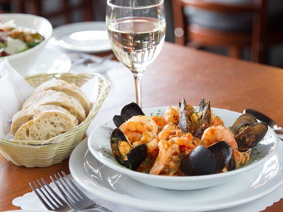 AX Hôtel - Laurentians - Mont-Tremblant - Gourmet Getaway