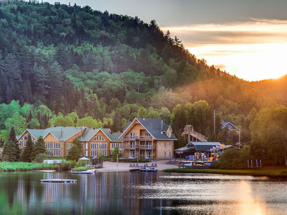 Auberge du Vieux Moulin - Lanaudière - Vue de l'auberge en été