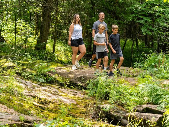 Le Baluchon Éco-villégiature - Mauricie - Family hike