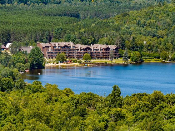 Le Grand Lodge Mont-Tremblant - Laurentians - Romantic Getaway