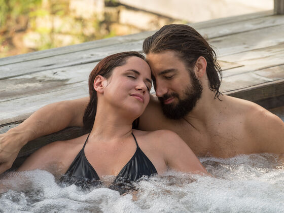 Le Baluchon Éco-villégiature - Mauricie - Couple au spa