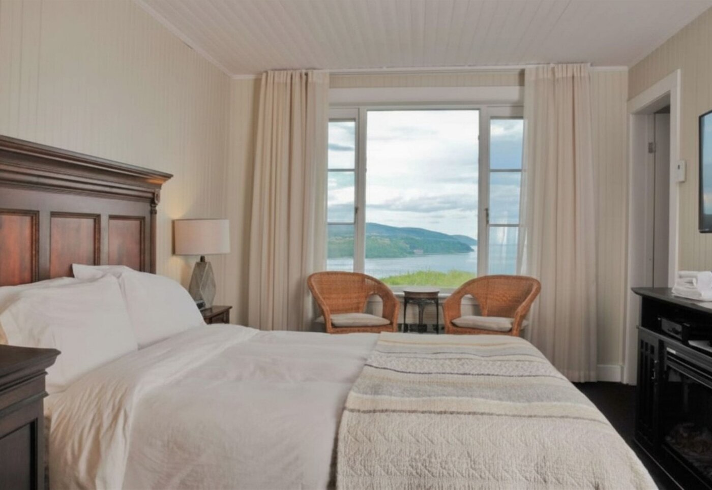 Auberge des Falaises - Charlevoix - Bed & Breakfast Getaway
