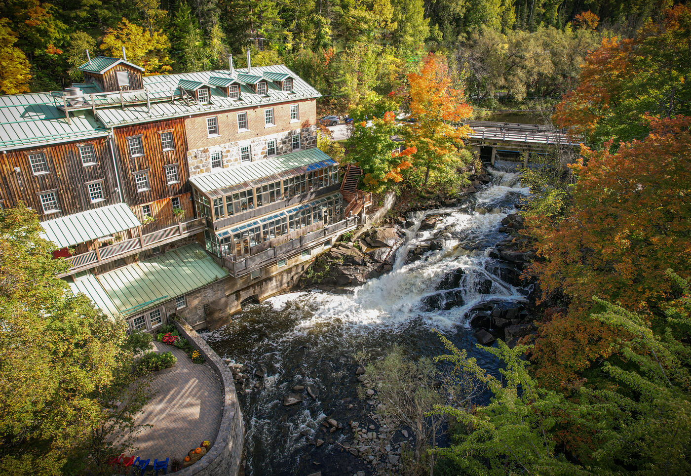 Le Moulin Wakefield Hôtel & Spa - Outaouais - vue à l'automne crédit@Brandononthego