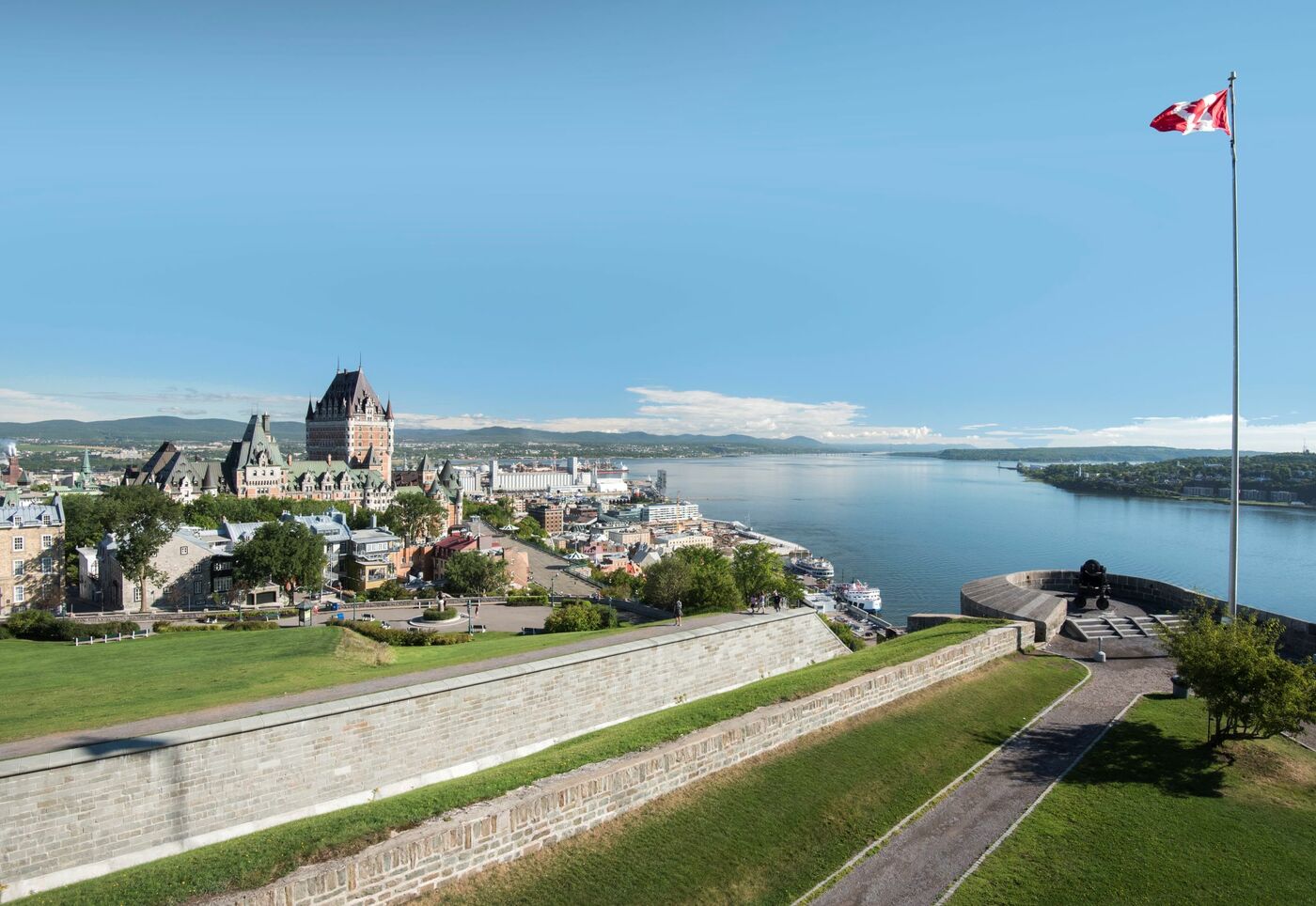 Hôtel Château Laurier Quebec - military history