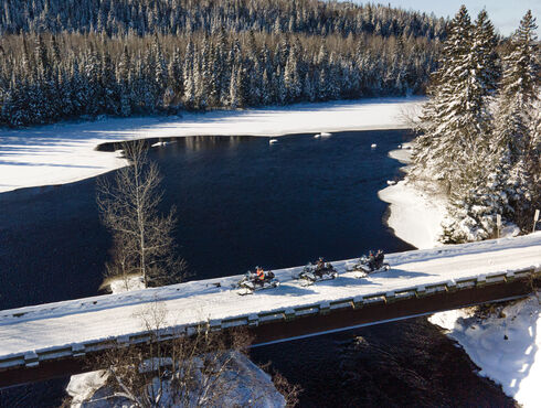 Auberge du Lac Taureau Lanaudière snowmobile