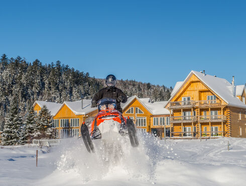 Auberge du Vieux Moulin Lanaudière snowmobile