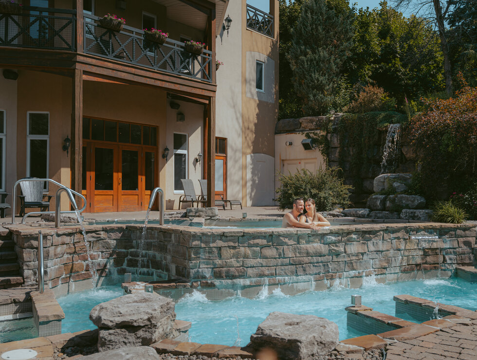 Hôtel Château-Bromont spa automne