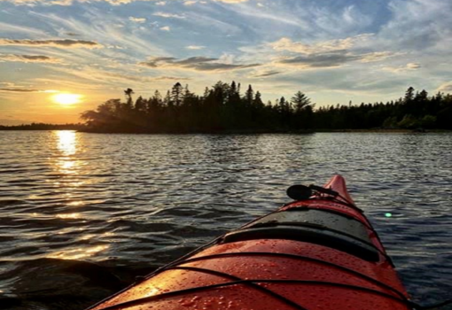 Auberge des îles - Saguenay lac Saint-Jean - Kayak au coucher de soleil